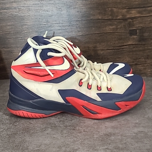 Lebron Nike Zoom Soldier VIII - Picture 3 of 5